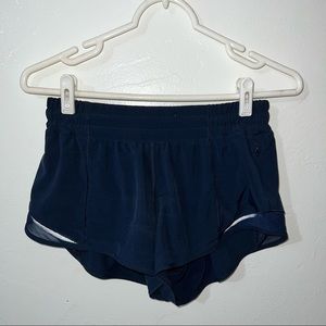 lululemon hotty hot shorts 2.5”